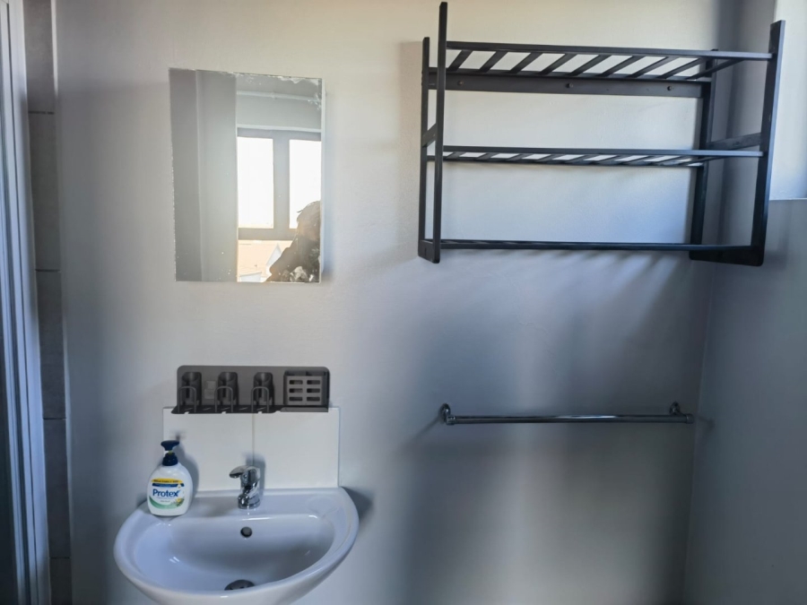 To Let 2 Bedroom Property for Rent in Parklands Western Cape